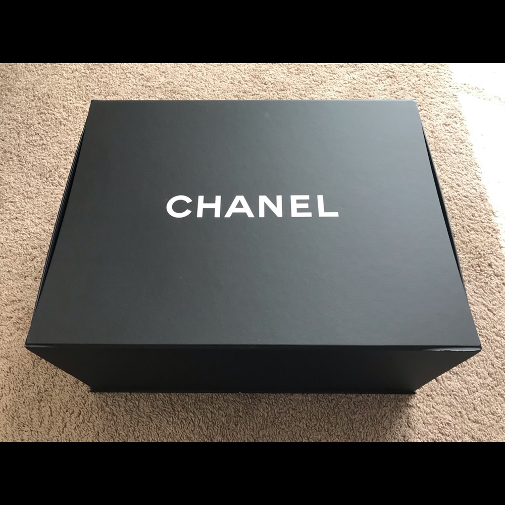 CHANEL Extra Large Magnetic Closure Handbag Box